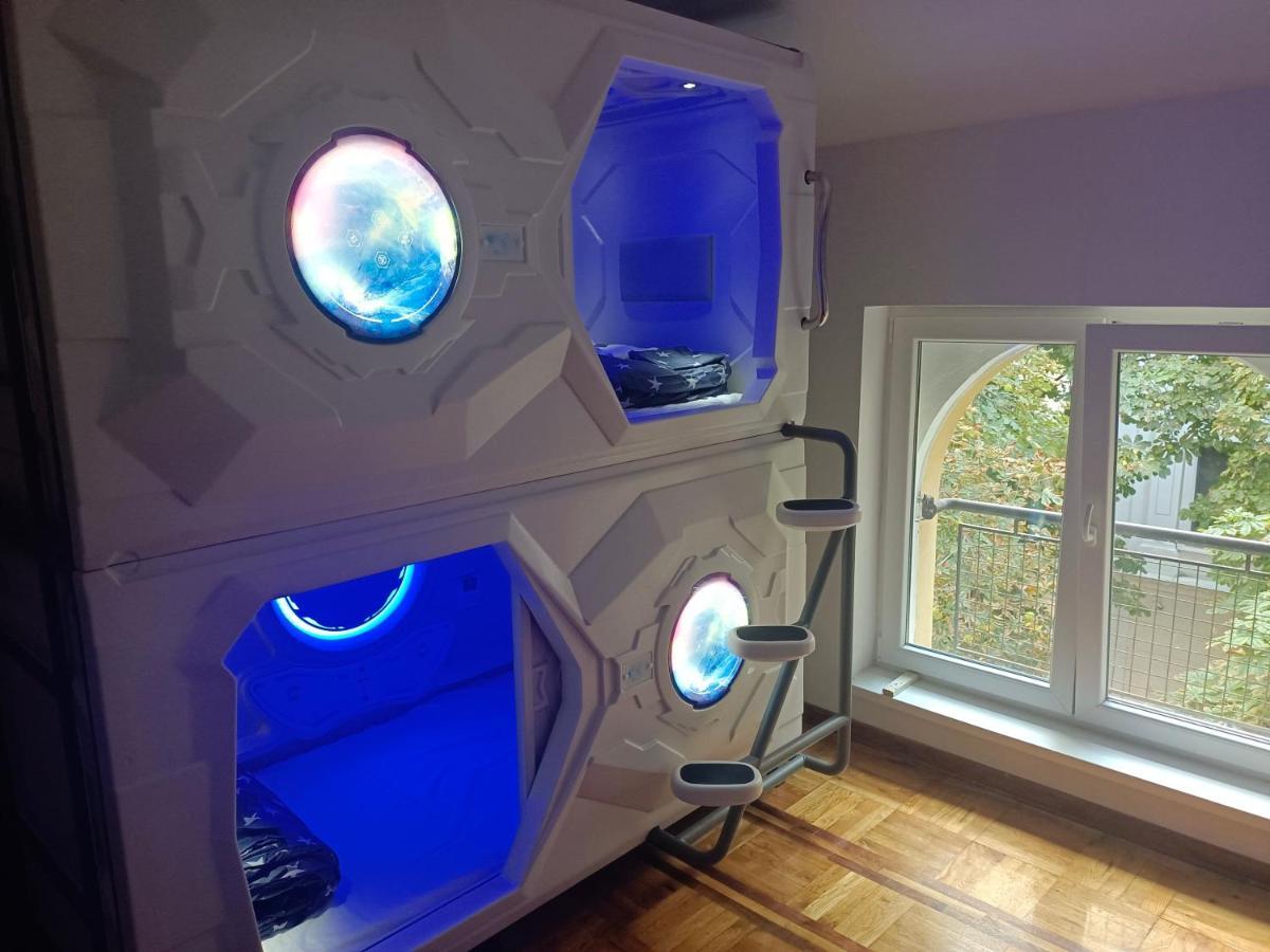 Panda Victor Space Capsule Hostel-Neo Nomad Beograd Ngoại thất bức ảnh